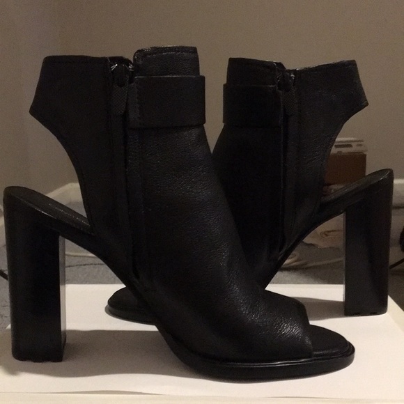 Calvin Klein Demetria Peep-Toe Booties Black 9.5 Worn Once - Picture 6 of 9
